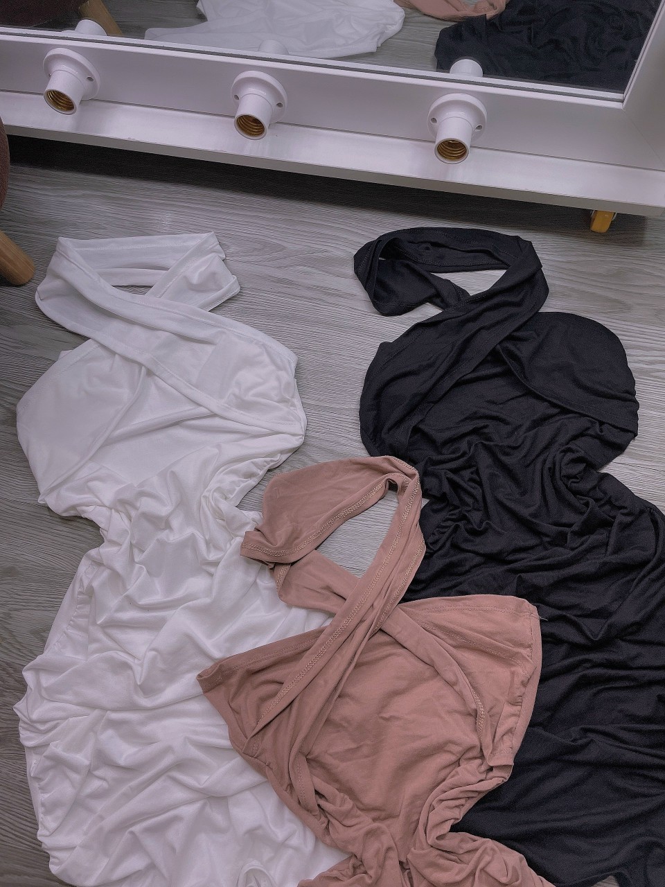 Đầm ôm body chéo cổ chất vải thun lụa
