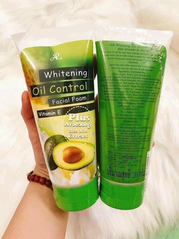 Sữa rửa mặt bơ sữa Aron Whitening & Oil Control Thái Lan