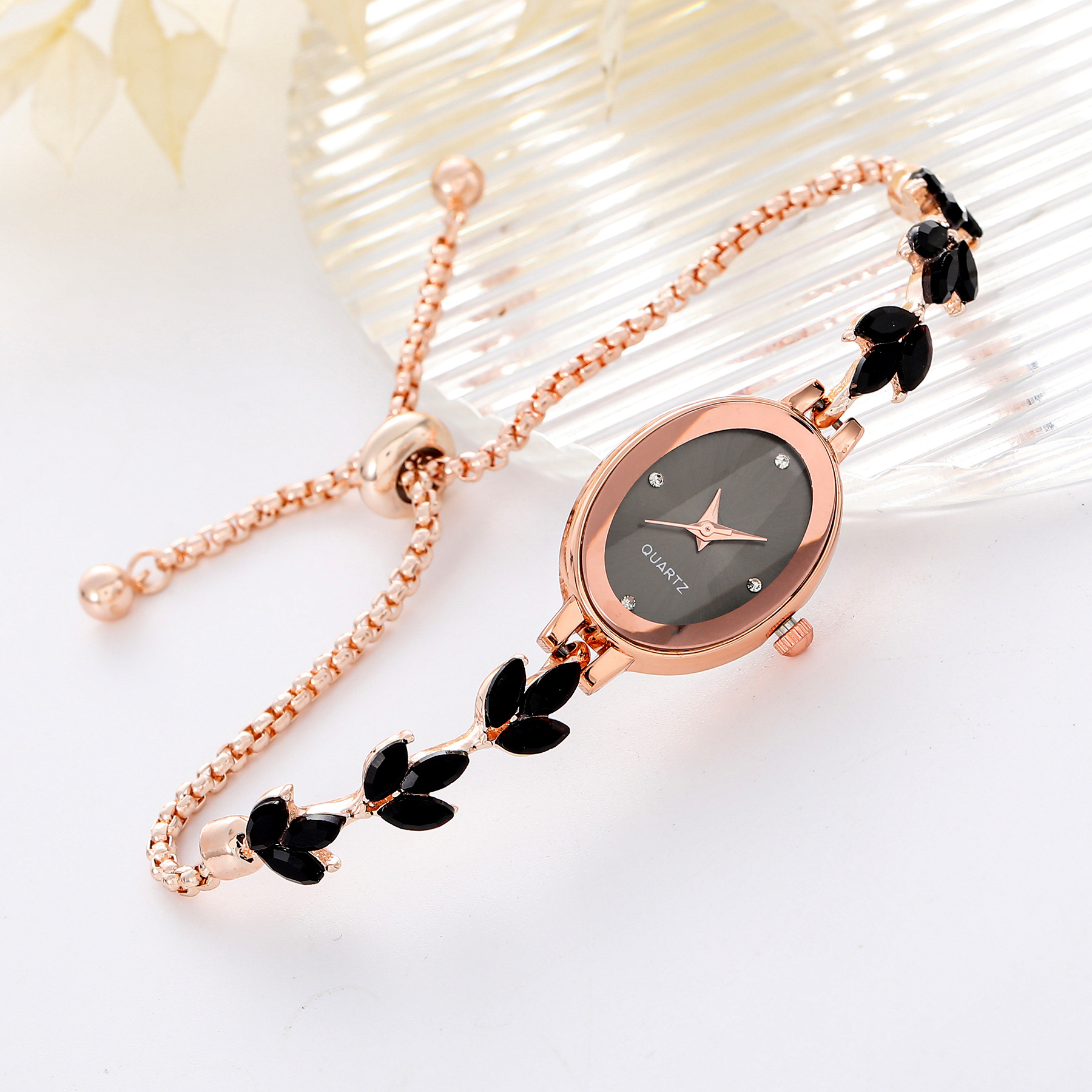 %E3%80%90Factory%20Store%E3%80%912024%20New%20Fashion%20Diamond-Embedded%20Oval%20Women's%20Watch%20-%20Trending%20Bracelet%20Watch%20for%20Ladies%20-%20Quartz%20Watch%20-%20Image%202