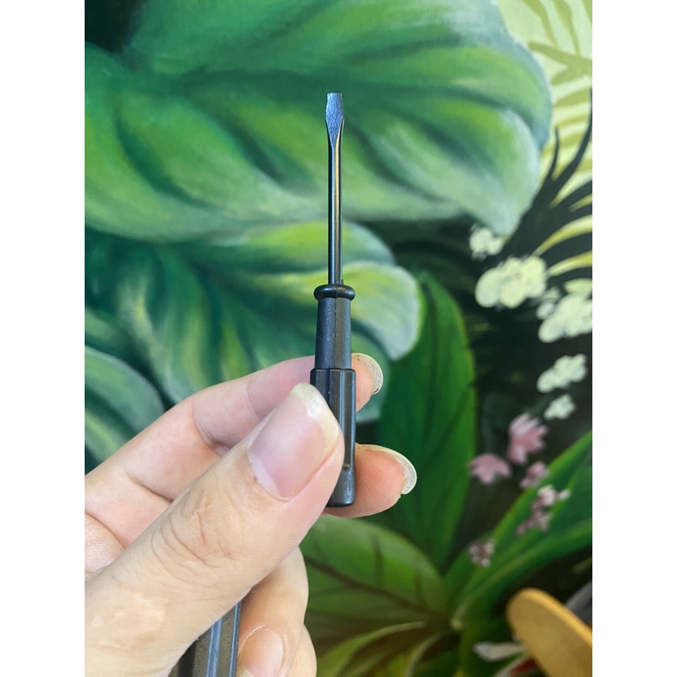 Tô vít 2 cạnh máy may ( tô vít me đen bé 8,5 cm và 13 cm)