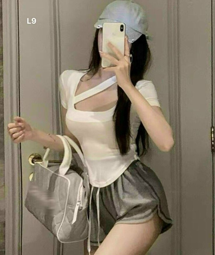 Áo kiểu nữ chéo cổ vạt bầu siêu hot.