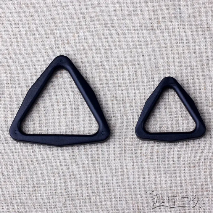 triangle buckle
