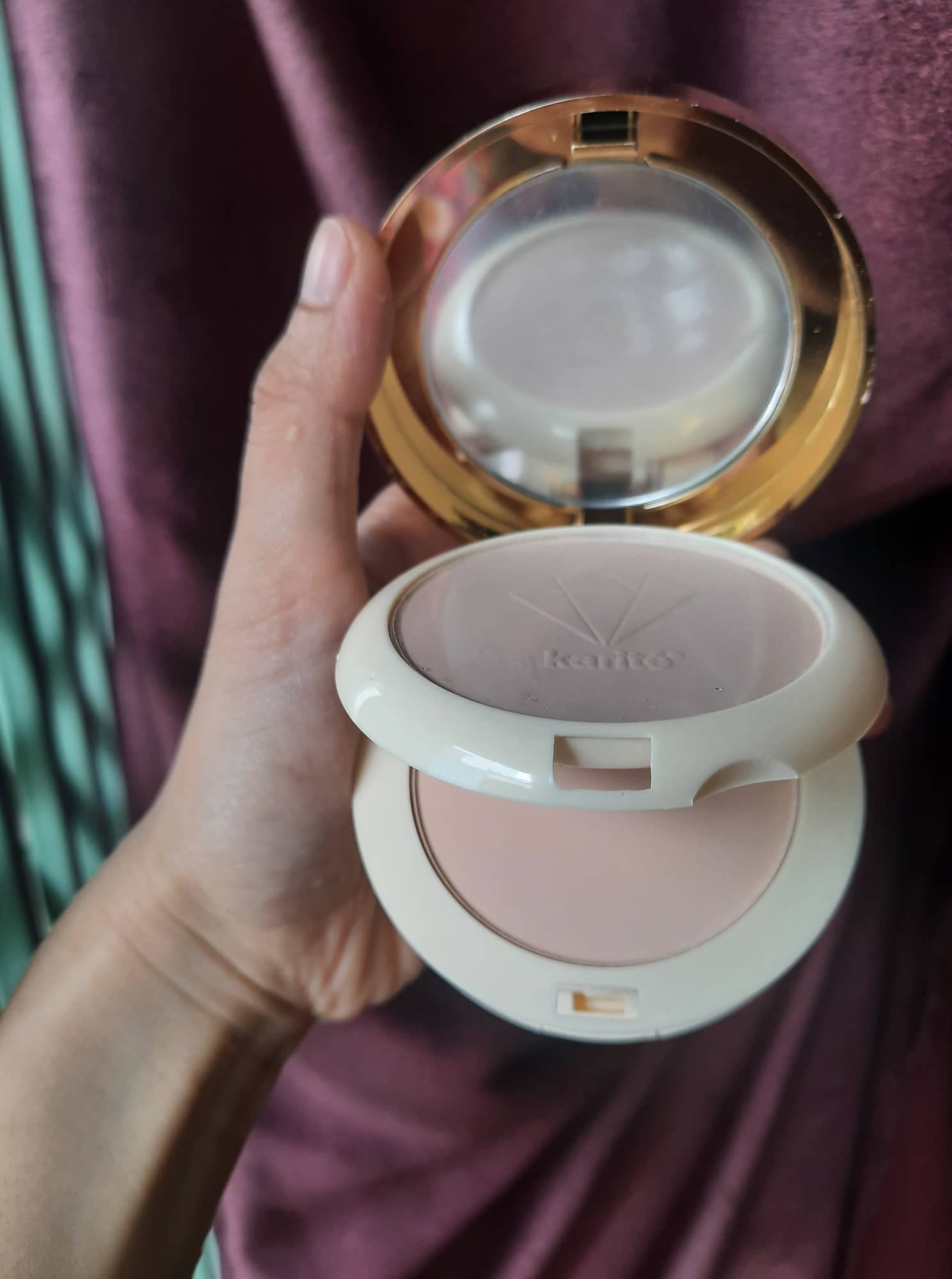 Phấn nền trang điểm 2 tầng Karite Dazzle