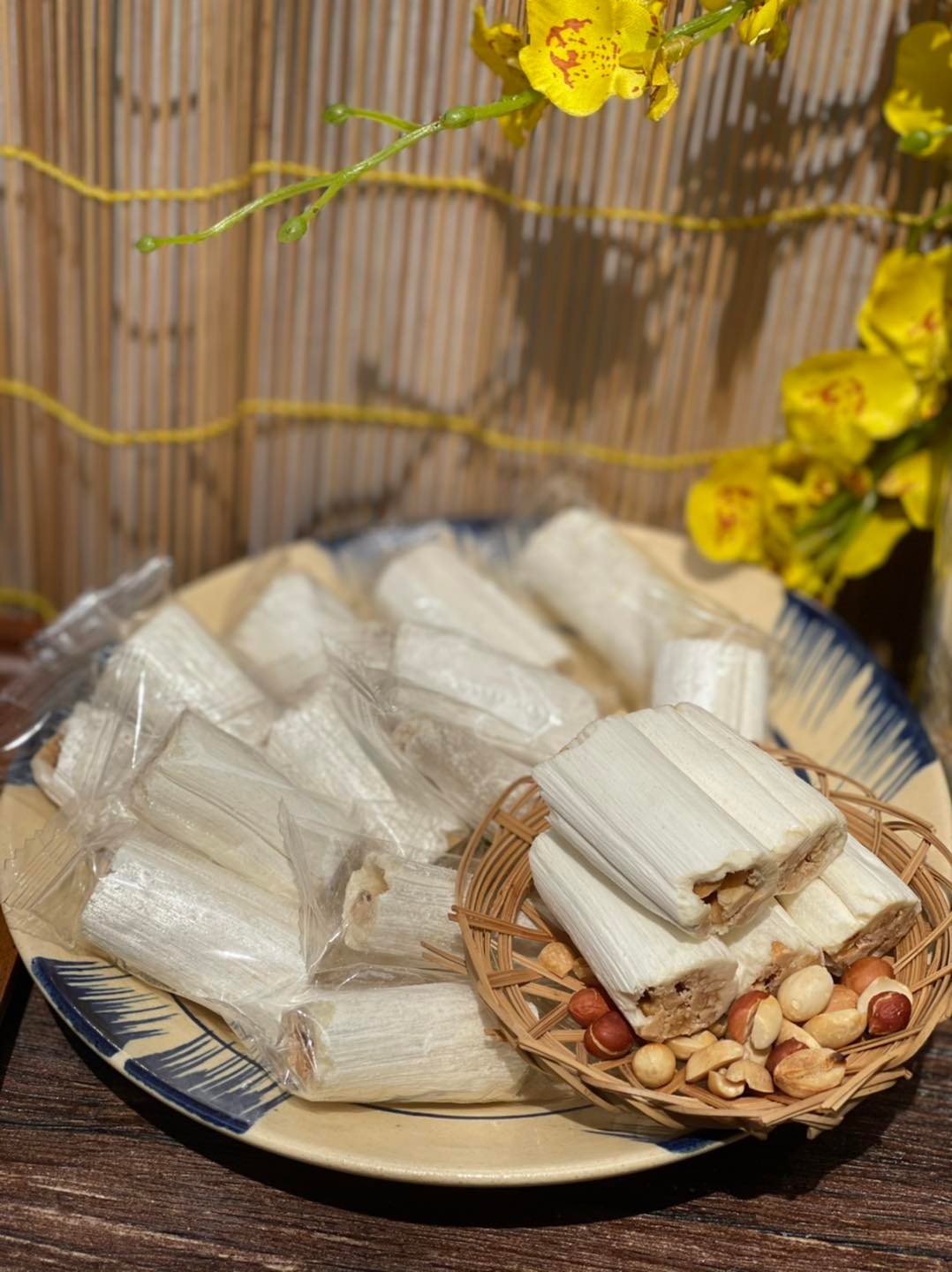 Kẹo dồi lạc vừng nam định thơm ngon-đồ ăn vặt