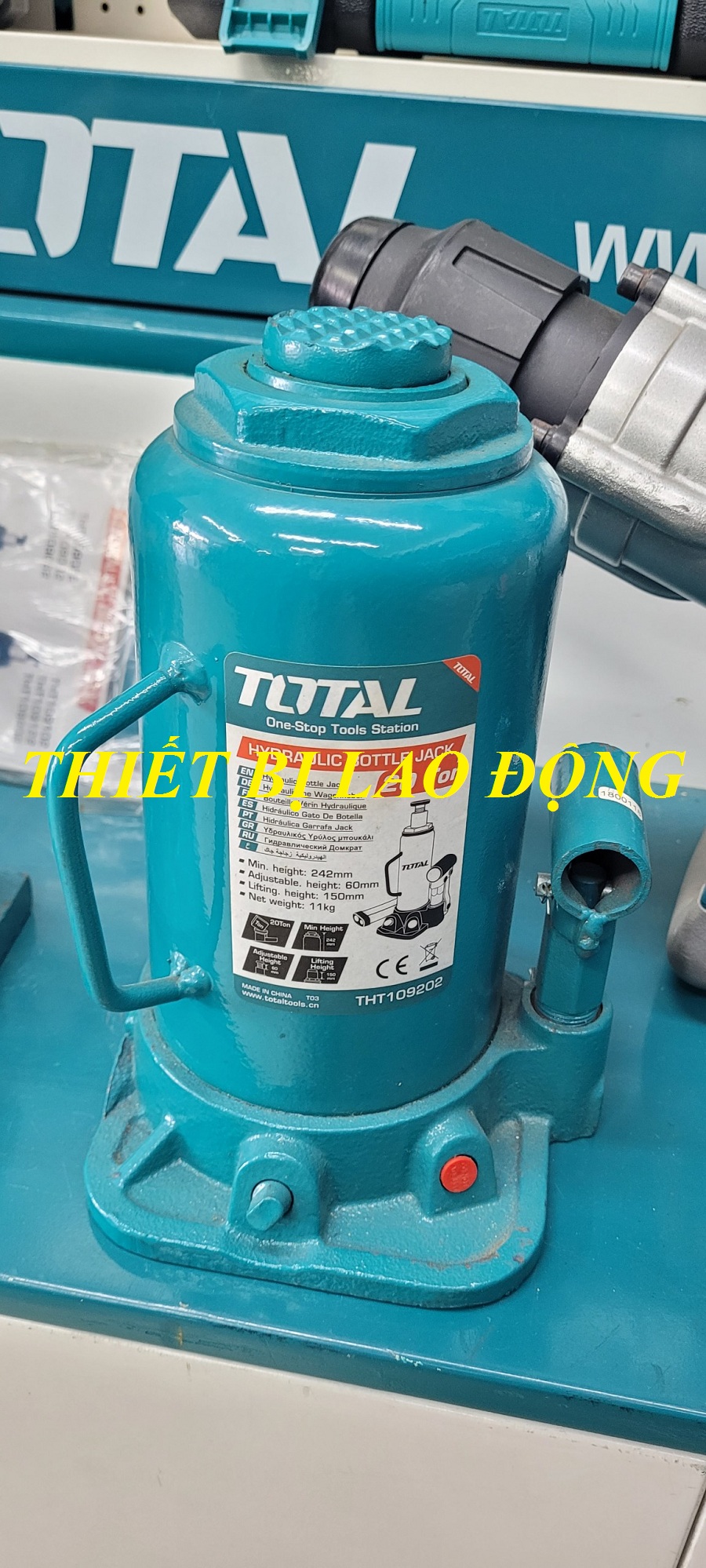 Total tht109202 con đội 20 tấn