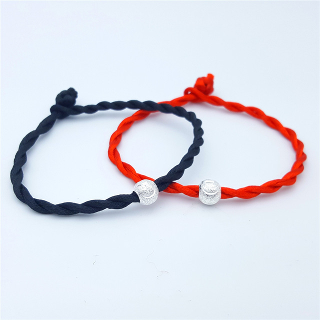 Sợi chỉ đỏ may mắn