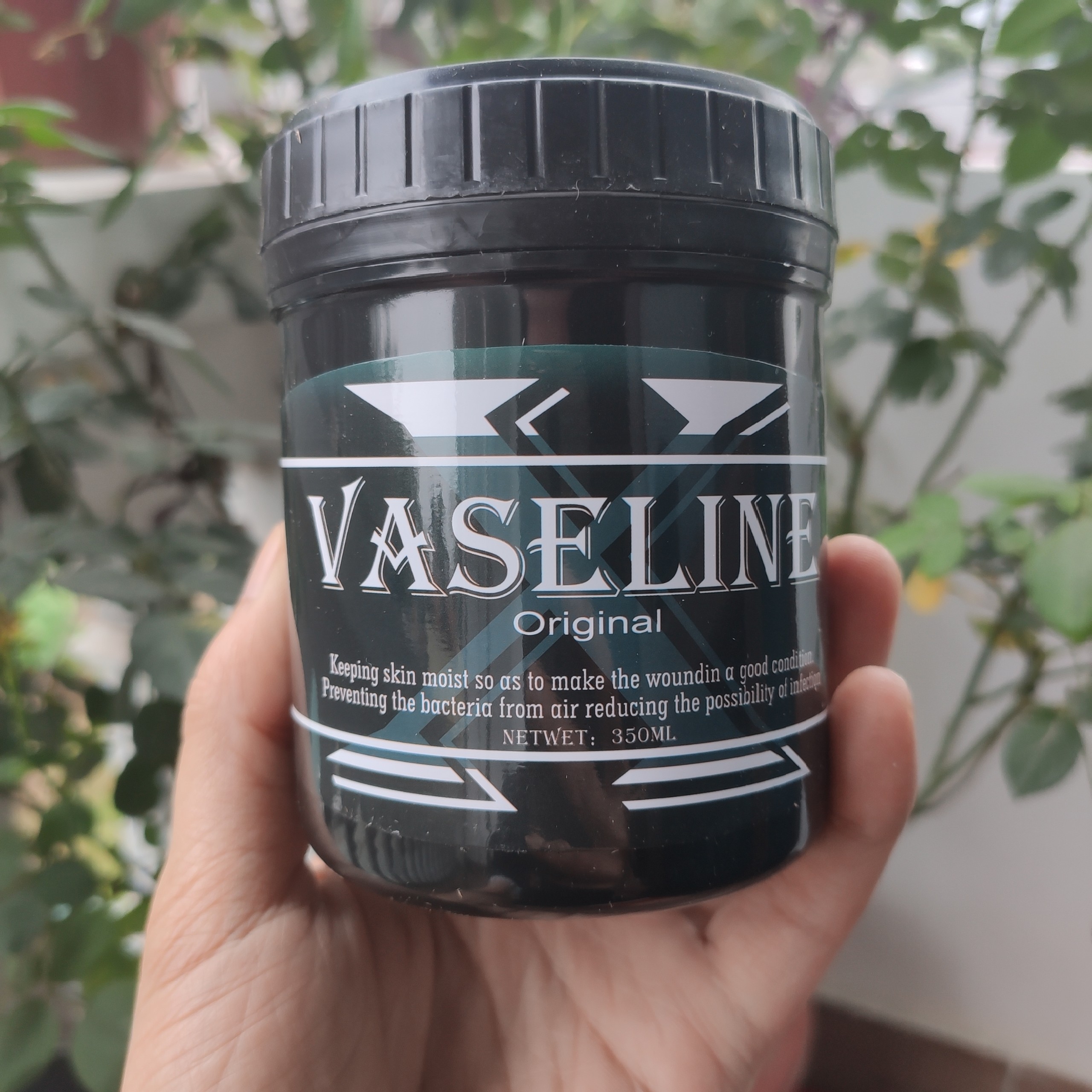 Vaseline đen 350gr lau mực xăm