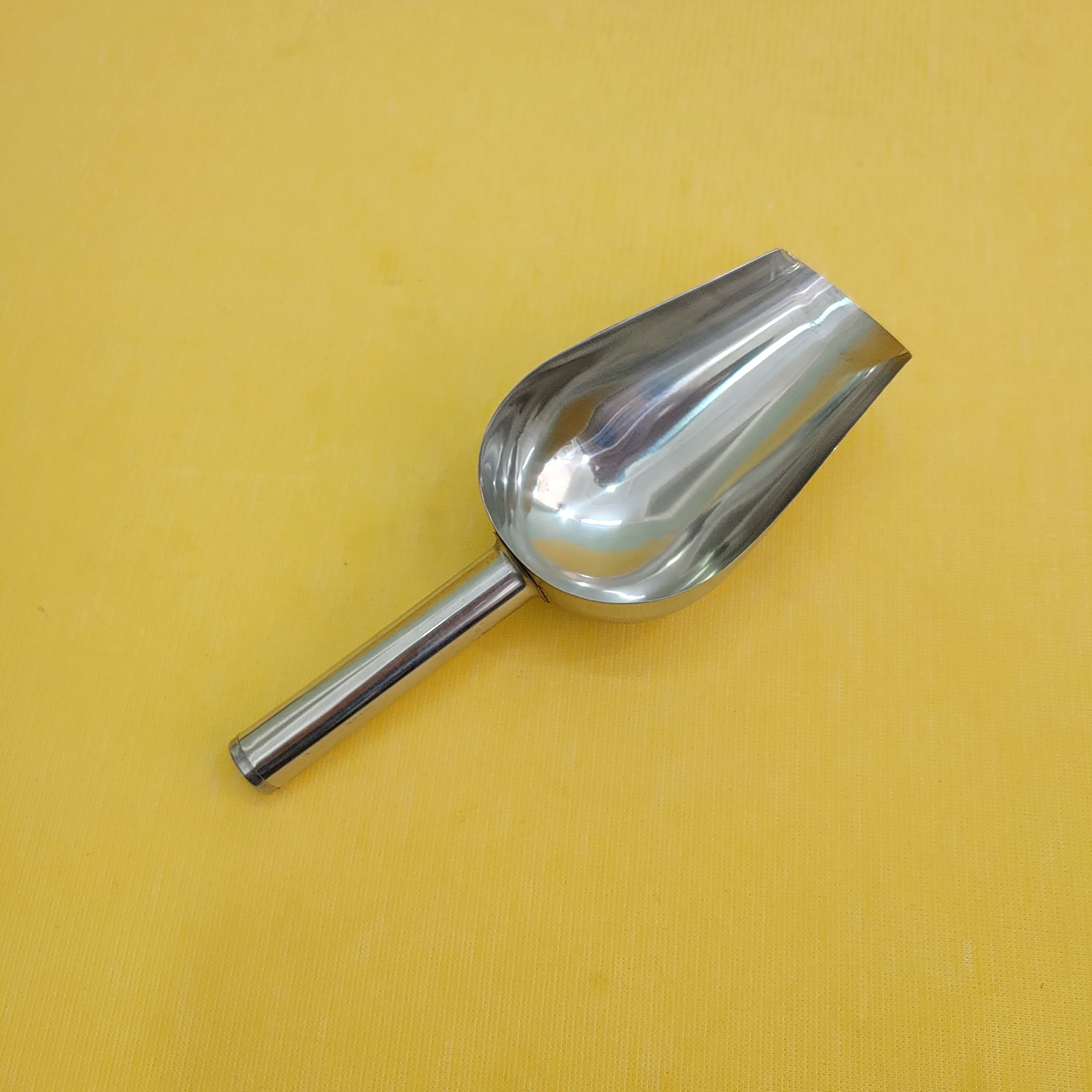 Dụng cụ xúc đá bằng inox