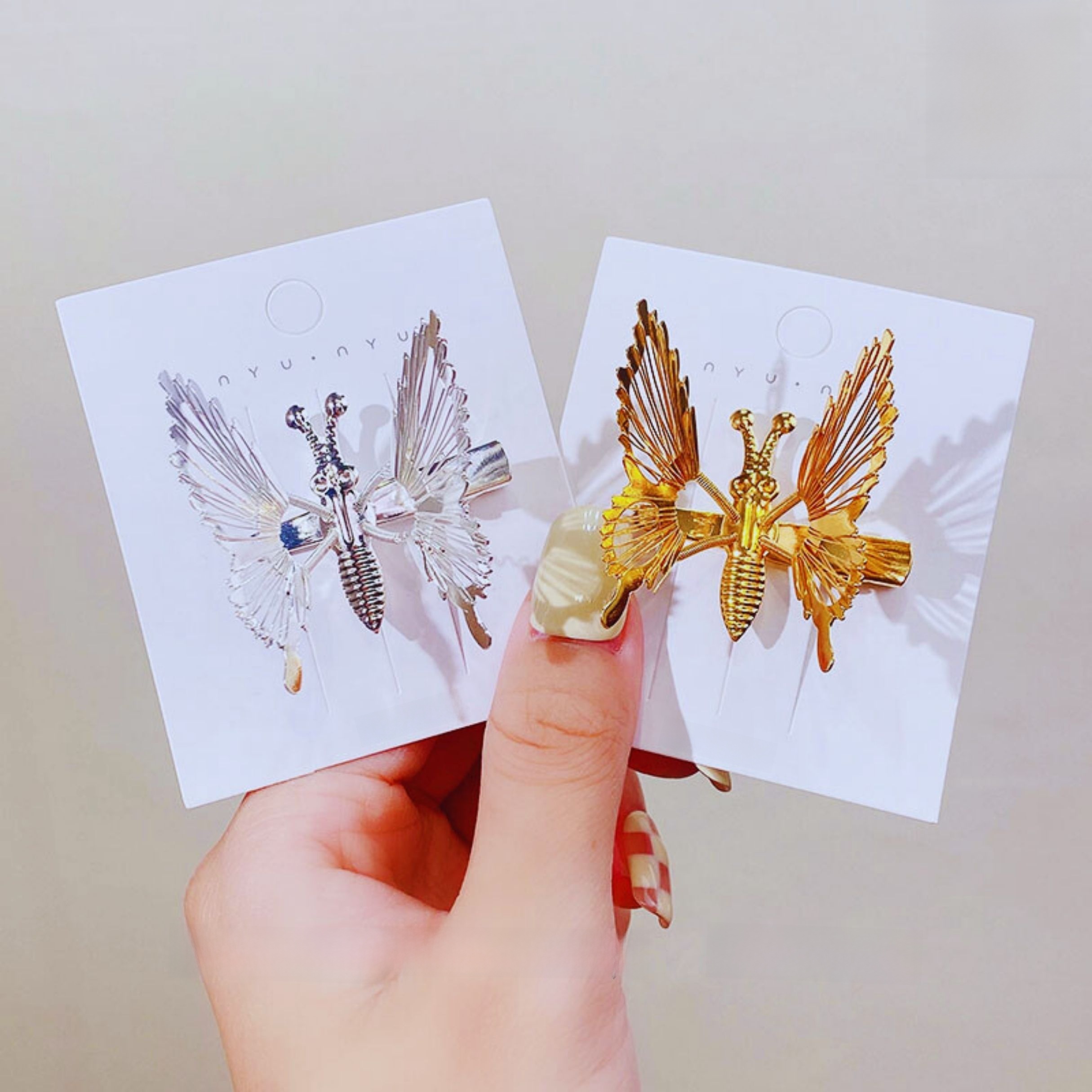 1 pcs/2 Pcs Moving Butterfly Hair Clips Silver/Gold Metal Cute Hairpins For Women.