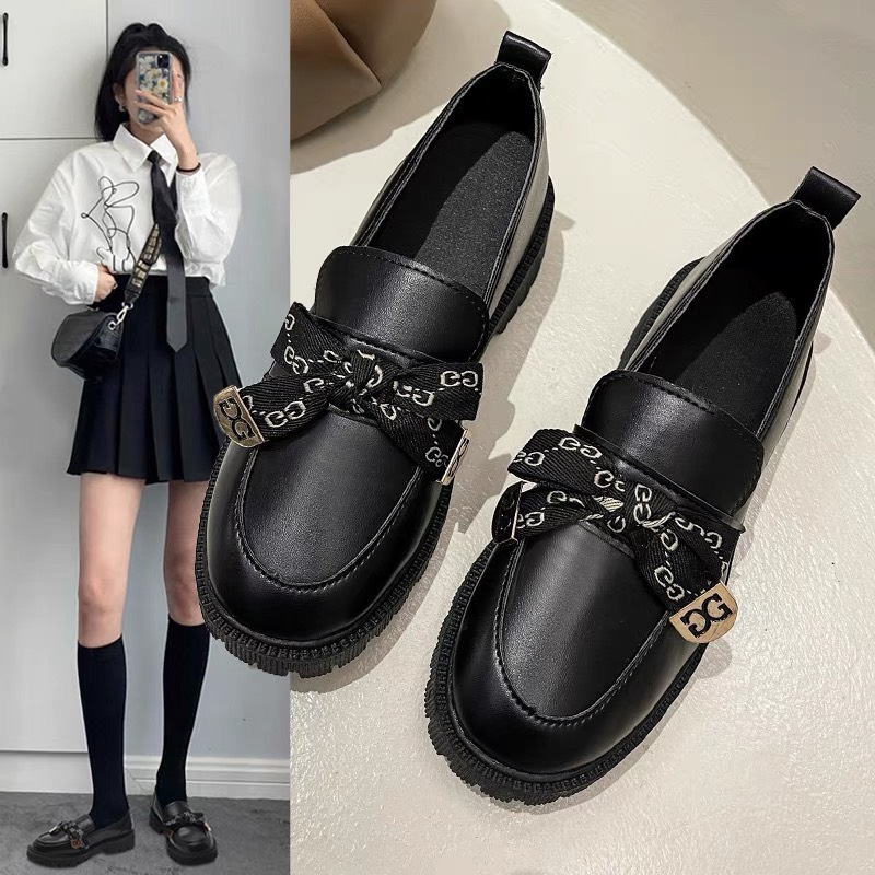 Giày bốt nữ, giày da phong cách