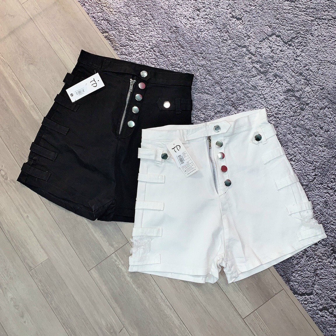 Quần short kaki kiểu nữ hai màu , quần short 5 nút kaki nữ lưng cao phối kiểu hông cách điệu cá tính