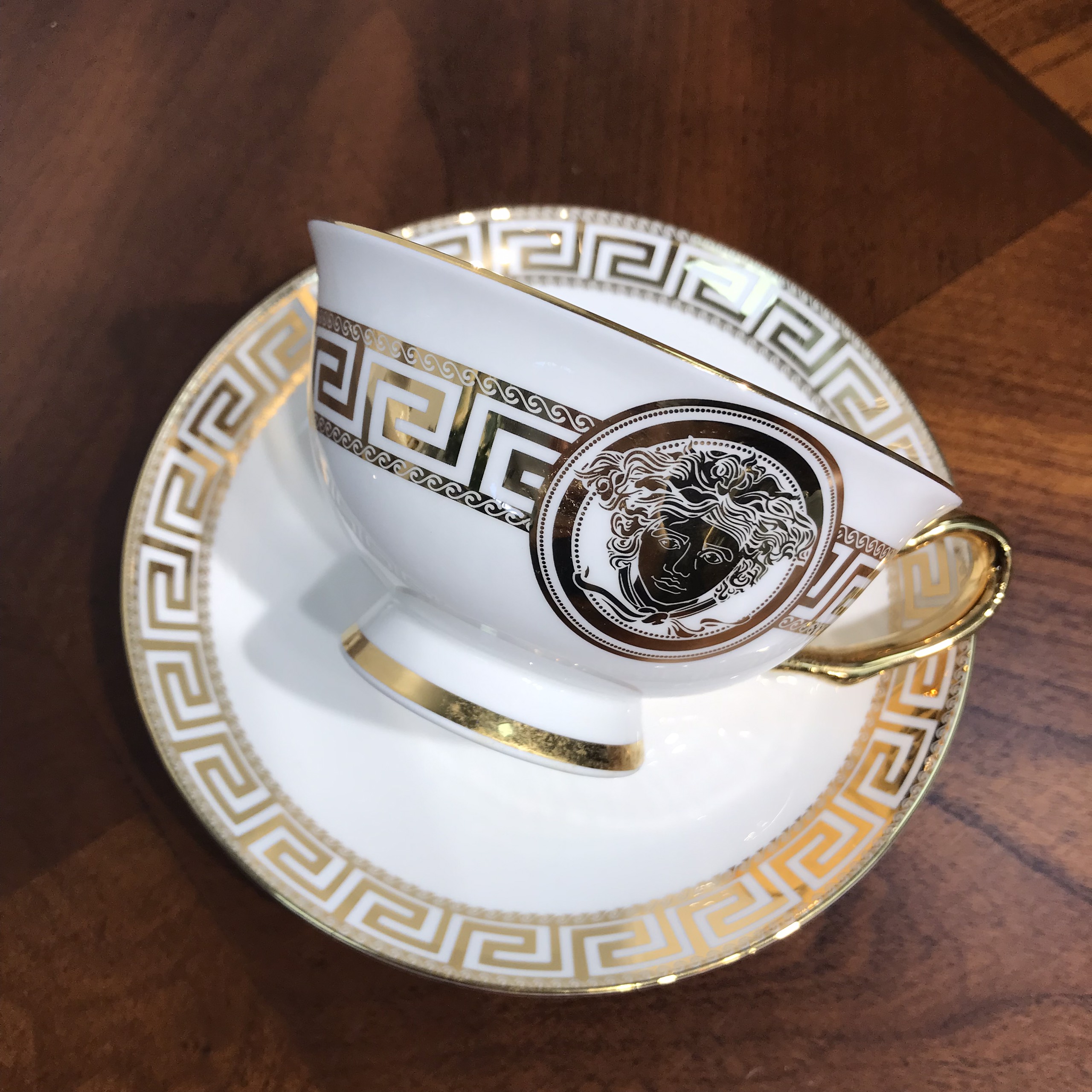 Bộ ấm chén trà châu Âu CB02-AC hoa văn Versace đẳng cấp