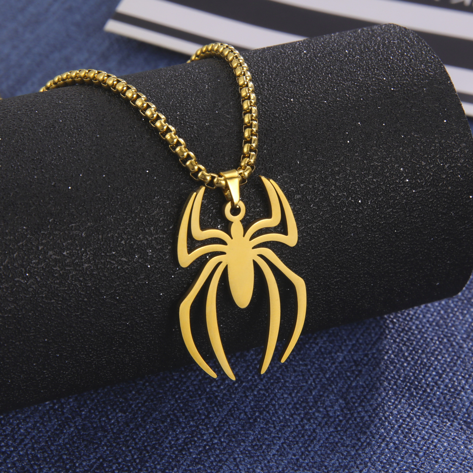 Kpop Stainless Steel Spider Pendants Chain Necklaces for Mens Silver Color Gold Color Pearl String Gothic Punk Halloween Jewelry. 