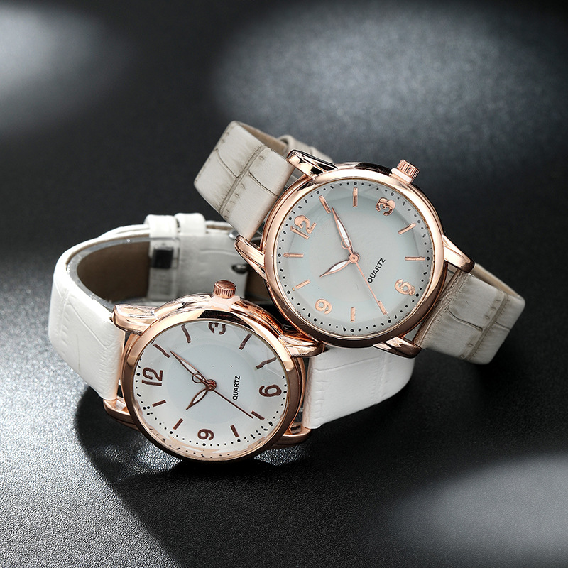 【Factory Store】Creative Double Color Dial Women's Quartz Watch with Leather Strap - A Stylish and Sophisticated Choice for Students and Professionals.