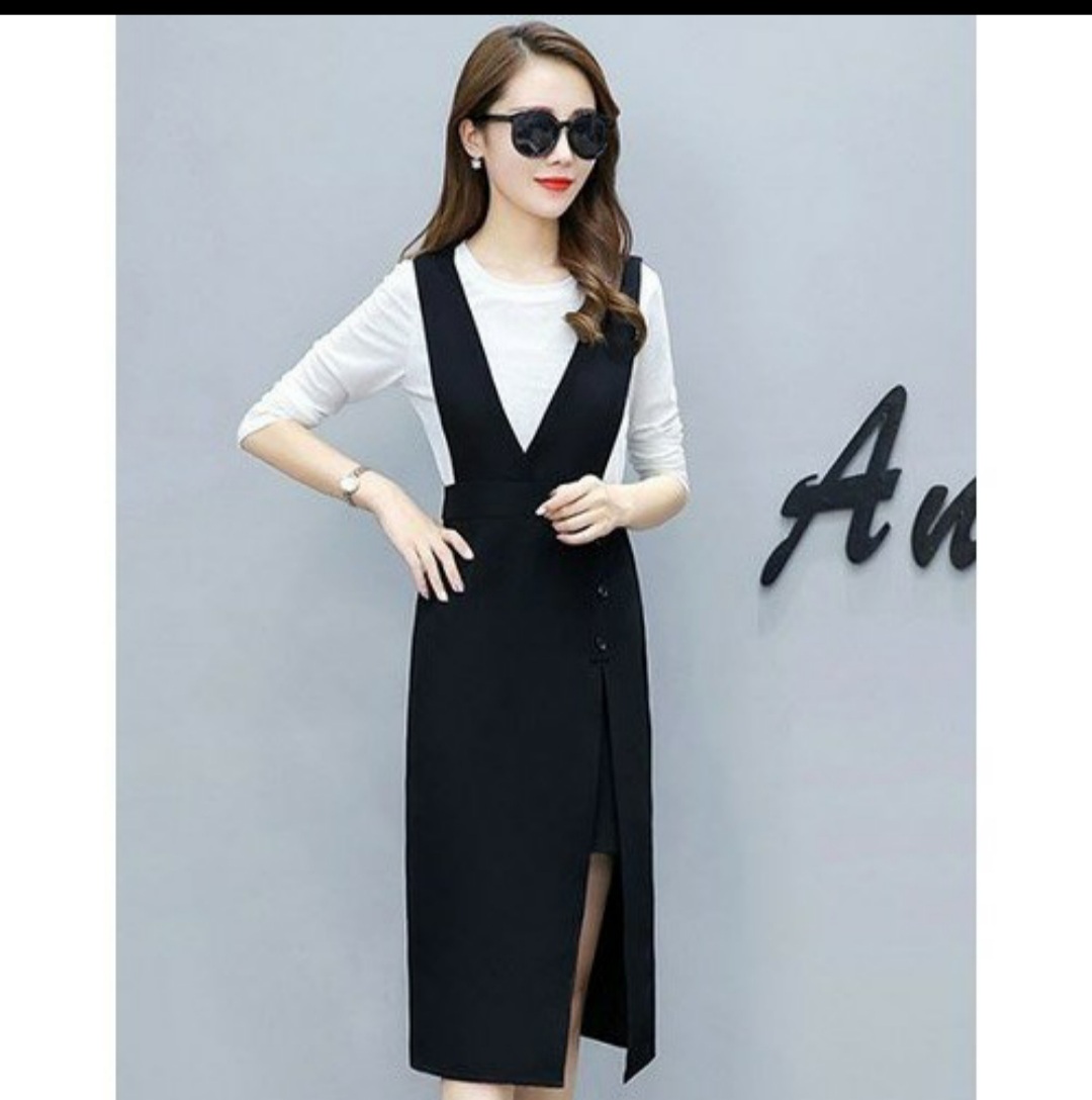 Yếm Xẻ Tà Phối Nút Fashion