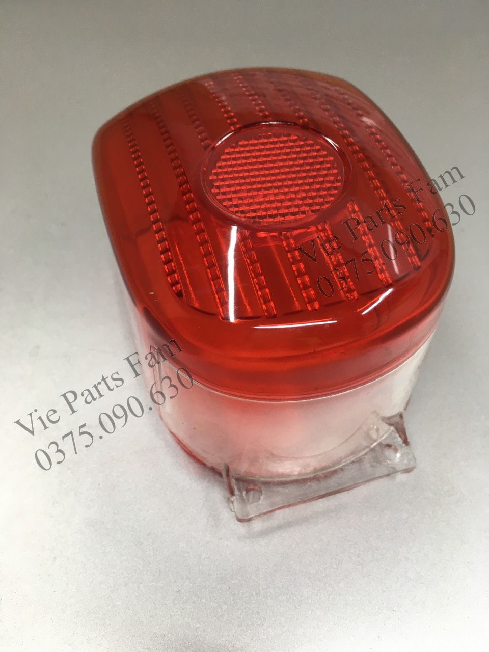 Nắp chụp đèn hậu xe máy Cub 81 đời mới