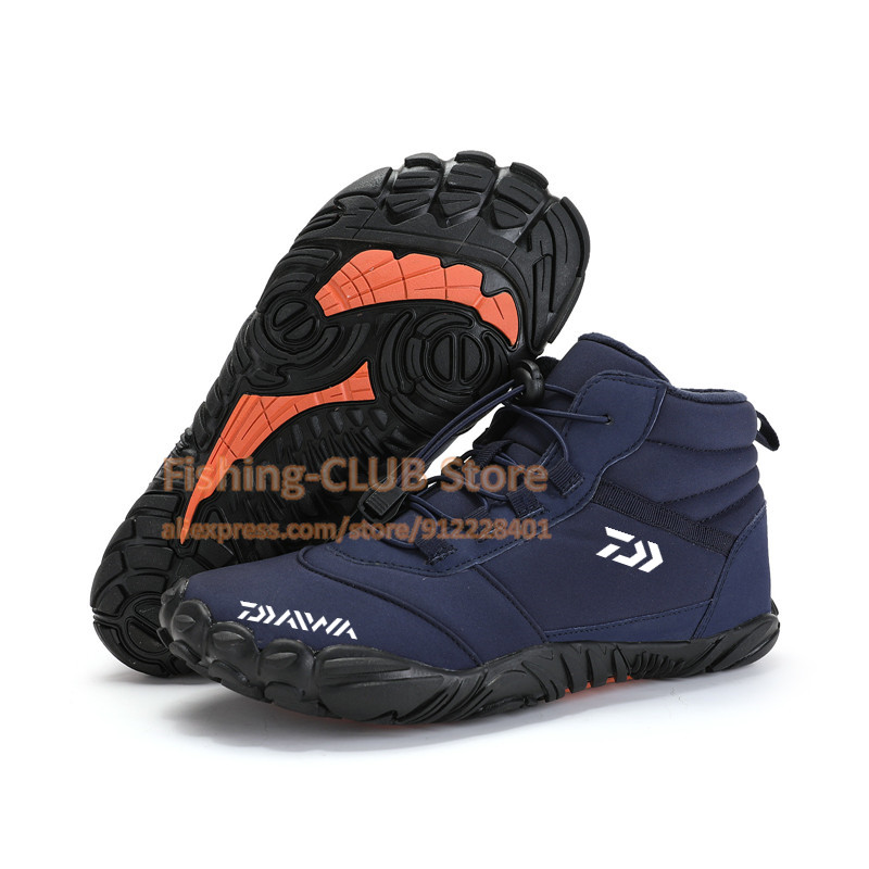 New Daiwa Spring Men's Outdoors Sports Fishing Waterproof Shoes Camping  Climbing Anti-Slip Plush Keep Warm Fishing Boots