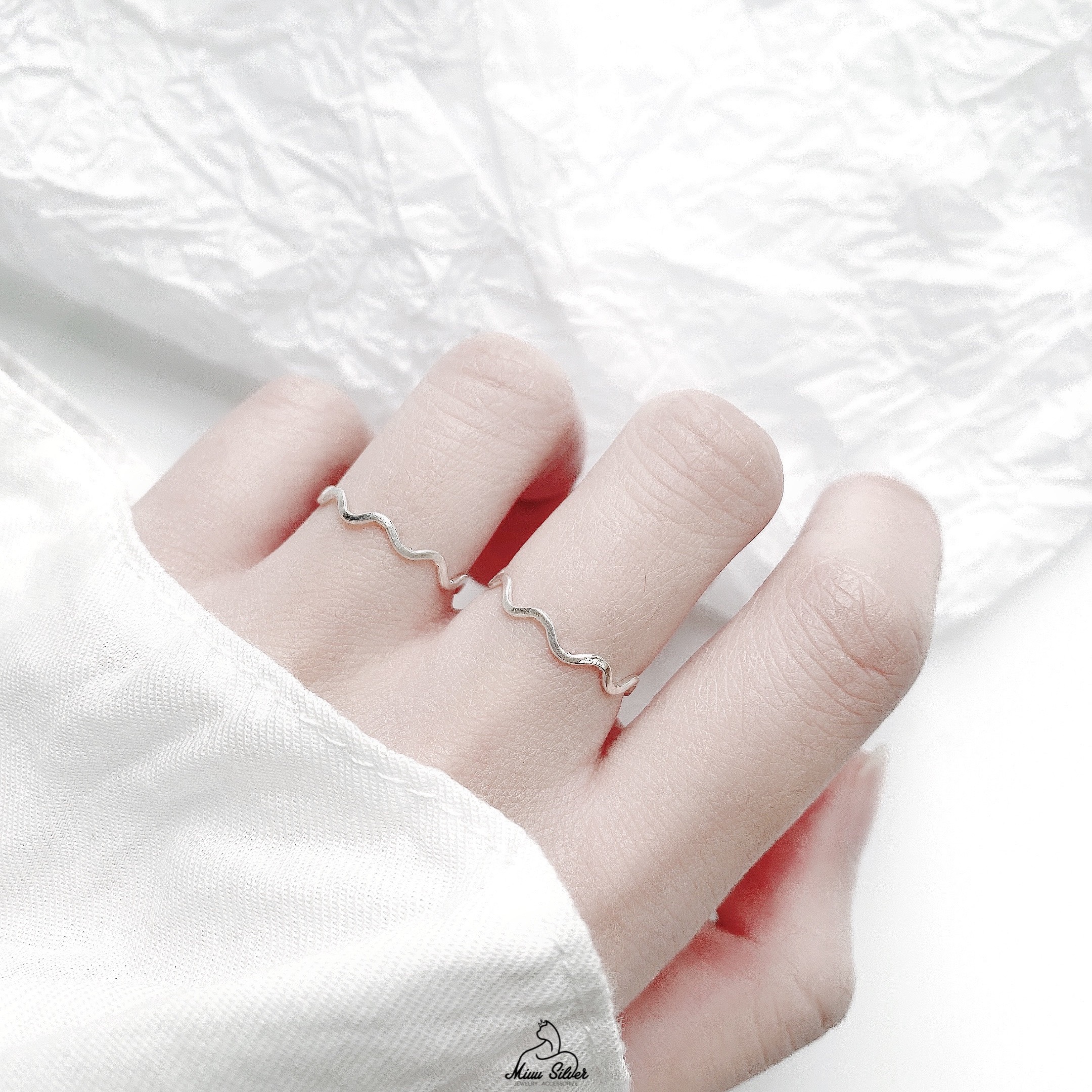 Nhẫn bạc Miuu Silver, nhẫn nữ trơn sóng bạc 925