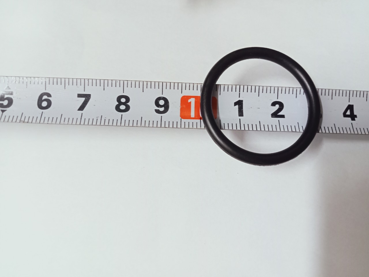 Ron đen đường kính 3cm như hình