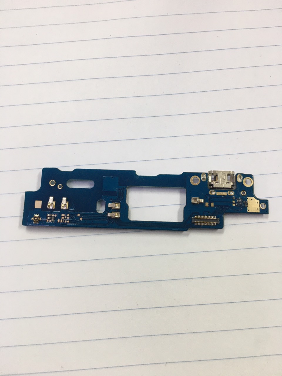 Cụm sạc HTC D820G