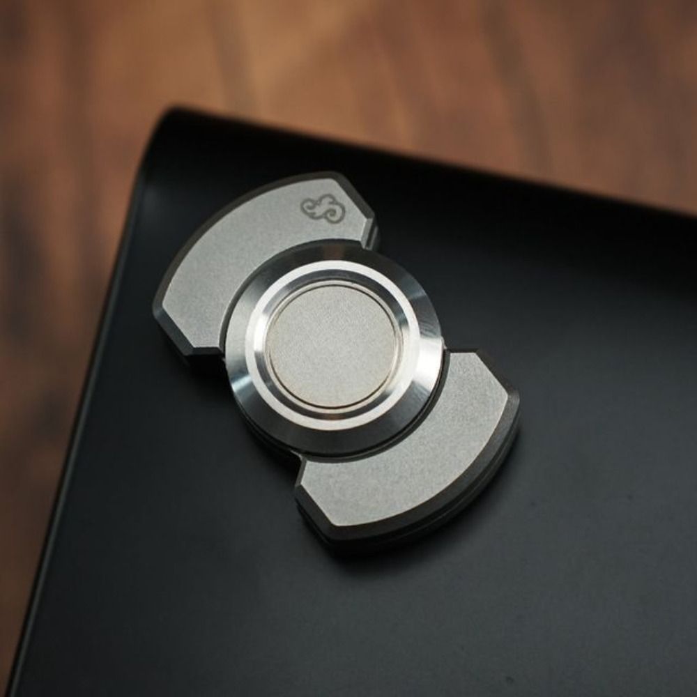 Birthday%20Gifts%20Multiple%20Play%20Magnetic%20Slider%20with%20Click%20Button%20Alloy%20Material%20Adult%20Fidget%20Spinner%203%20in%20Entertainment%20Hand%20Spinner%20Kids%20Toy%20-%20Image%202