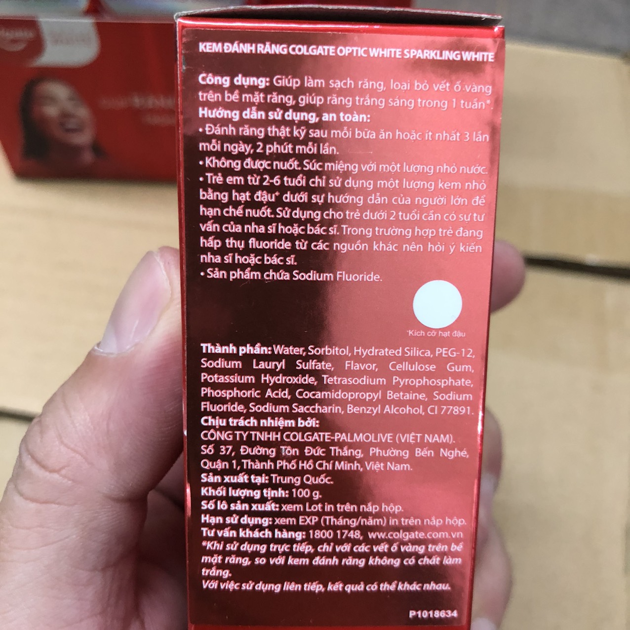 Kem đánh răng Colgate Optic Sparkling White làm trắng sáng răng 100g
