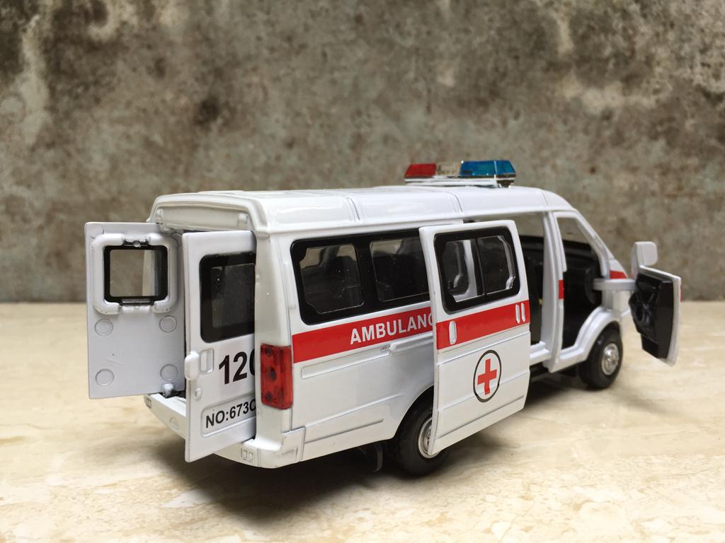 Mô hình xe CỨU THƯƠNG Mercedes 120 1:32