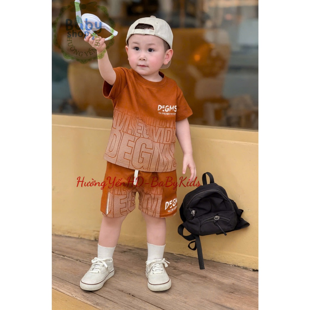 Bộ đồ hè năng động họa tiết DEGM cho bé