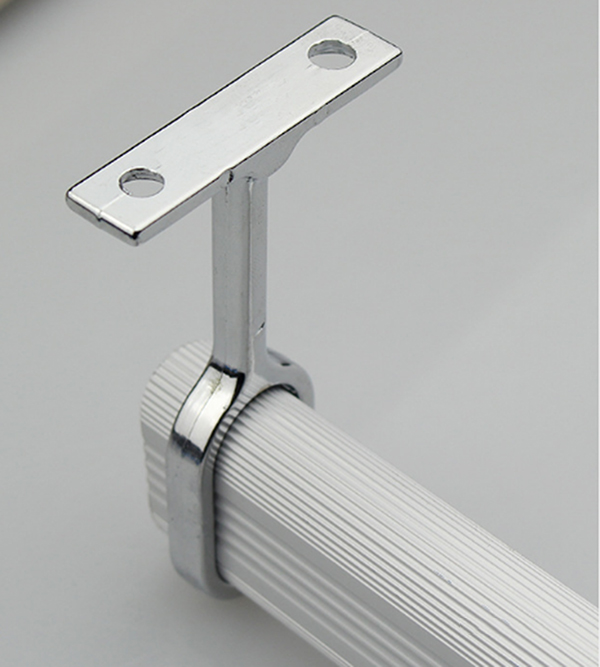 Bas giữa treo suốt quần áo inox 201