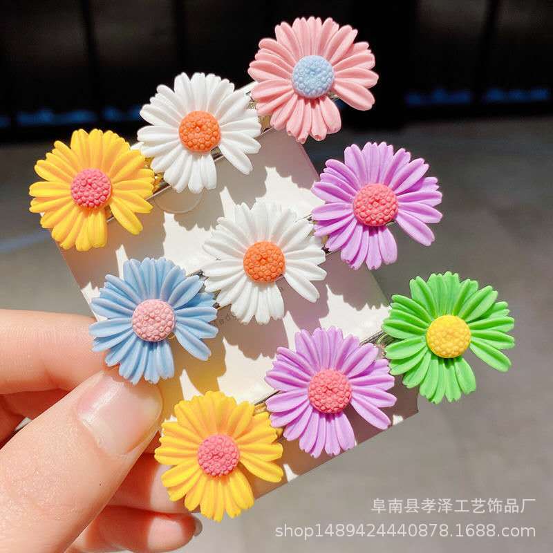 Sét 2 cặp tóc mái ba bông hoa cúc xinh xắn ( giao màu ngẫu nhiên )