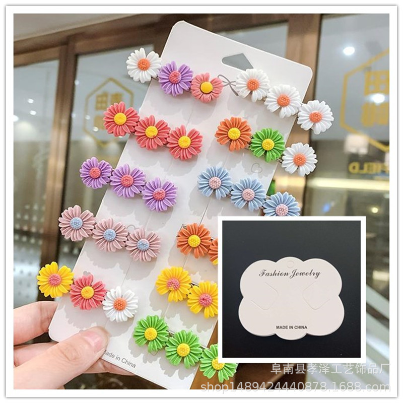 Sét 2 cặp tóc mái ba bông hoa cúc xinh xắn ( giao màu ngẫu nhiên )