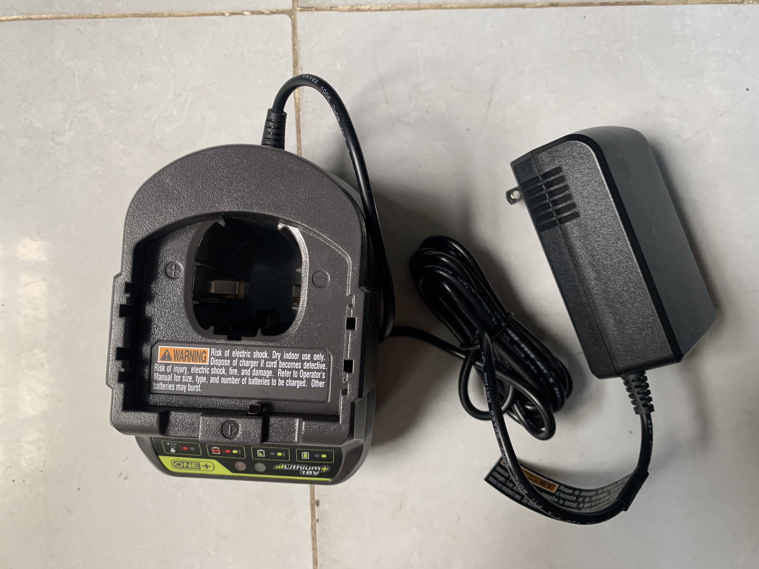 Sạc ryobi 18v p118b