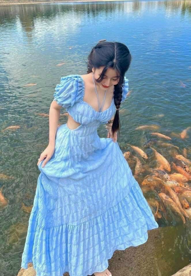 Đầm maxi xốp đi biển khoét eo phom dài thời trang cực xinh
