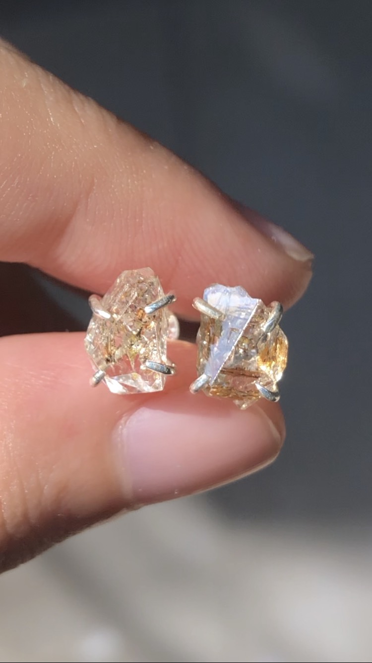 Bông tai chuôi bạc herkimer