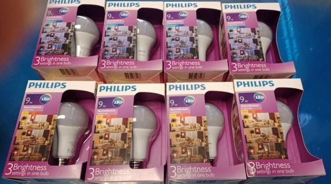 Bóng Đèn Philips LED Scene Switch 3 Cấp Độ Chiếu Sáng 9W 6500K. 3000k