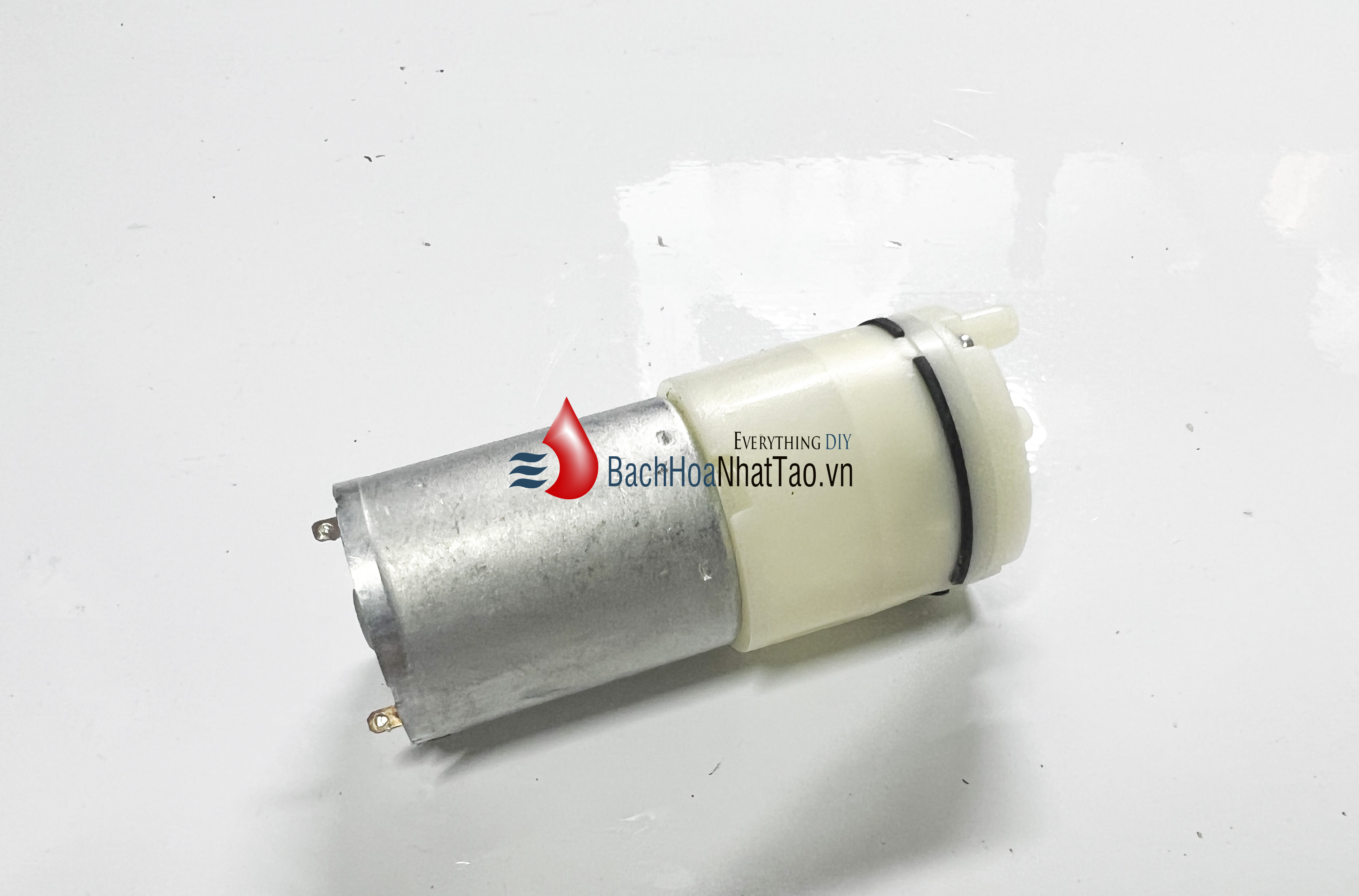 Bơm hơi, bơm dung dịch, bơm nước mini 4.2v, màng rung tự mồi micro