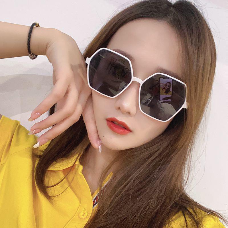 Kính mát thời trang khung lục giác d113