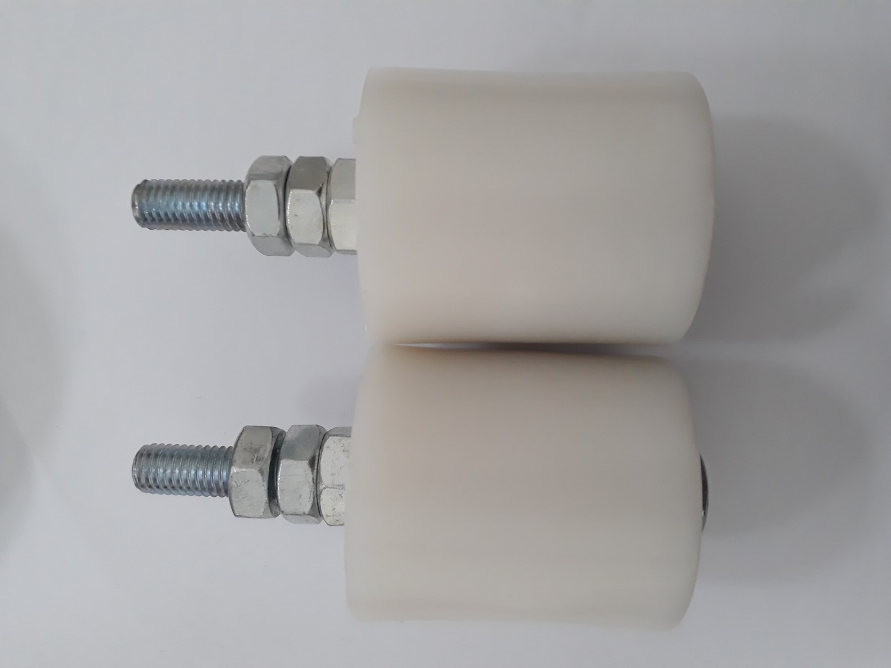 1 Cặp con lăn cửa cổng