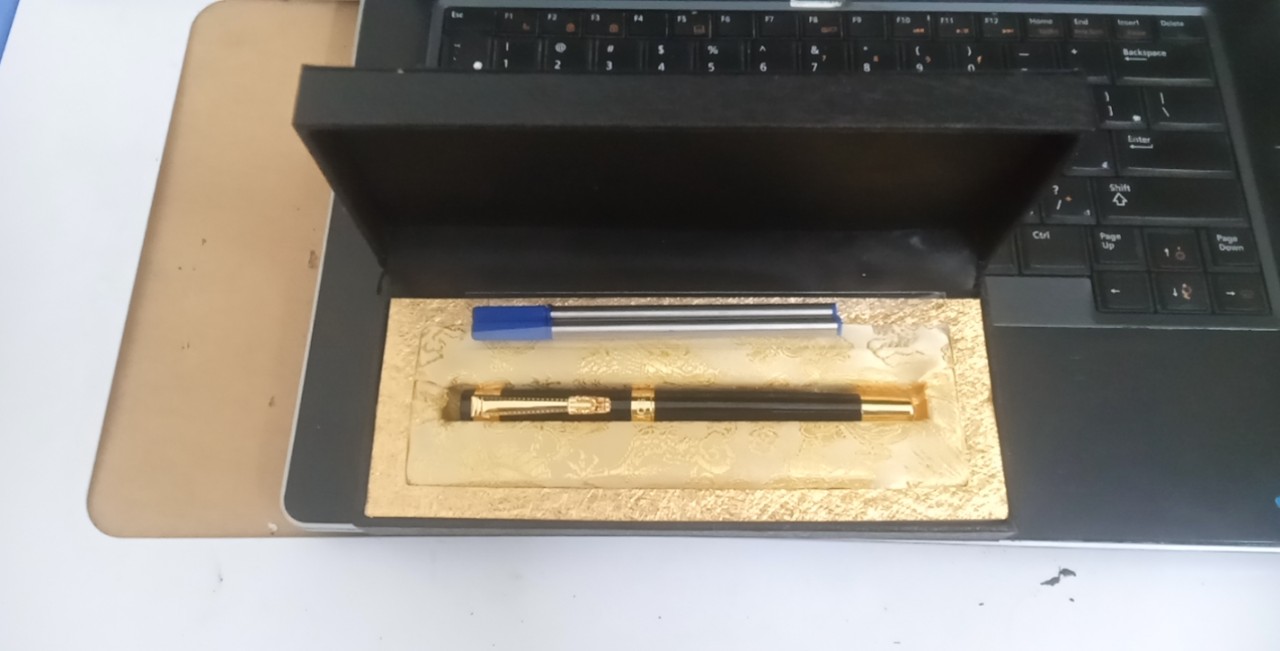 Bút khắc tên, bút ký khắc tên BK04 (Tặng hộp đựng + 02 ngòi + túi đựng quà)