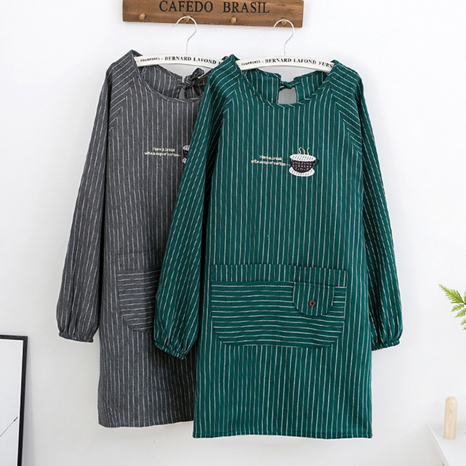 Terylin Long Sleeve Apron Skin-friendly with Pockets Polyester Cotton Ladies Workwear Aprons for Cooking