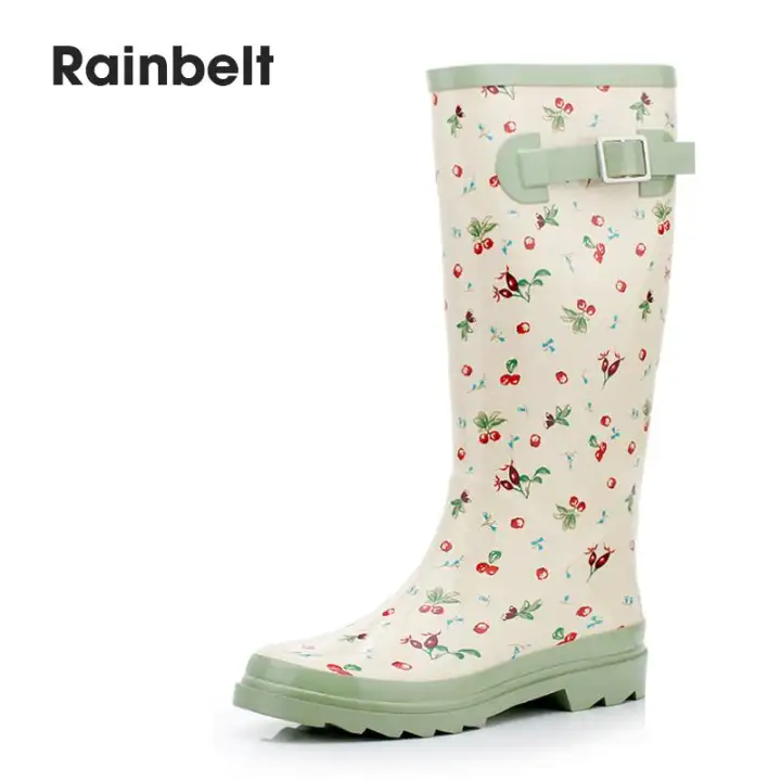 fashionable rain shoes