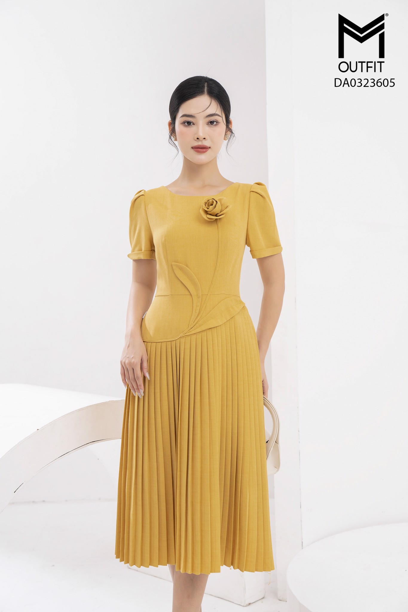 Đầm dáng xòe, tùng dập ly
