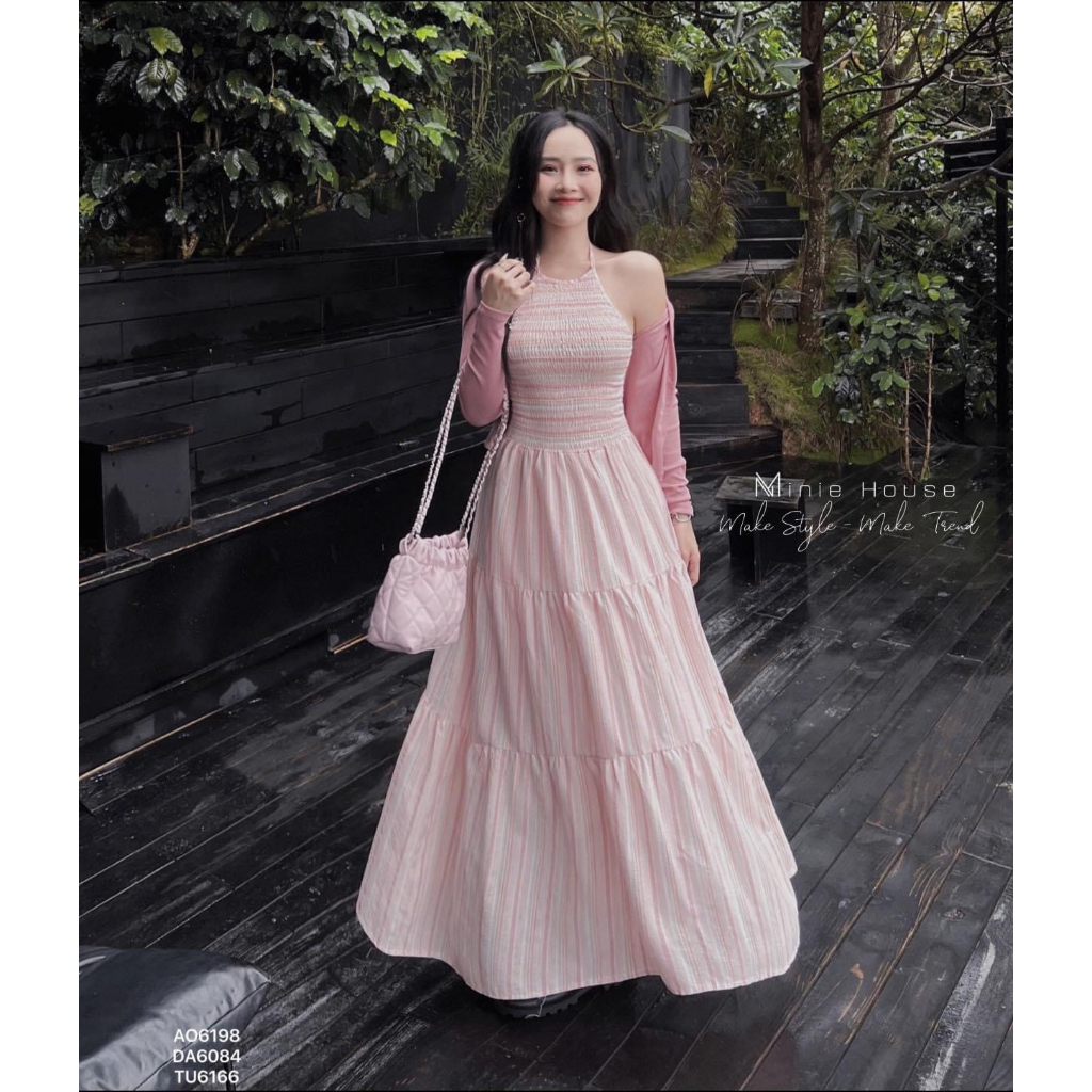 Set yếm đầm midi sọc ngang cột dây nơ lưng + áo khoác hồng