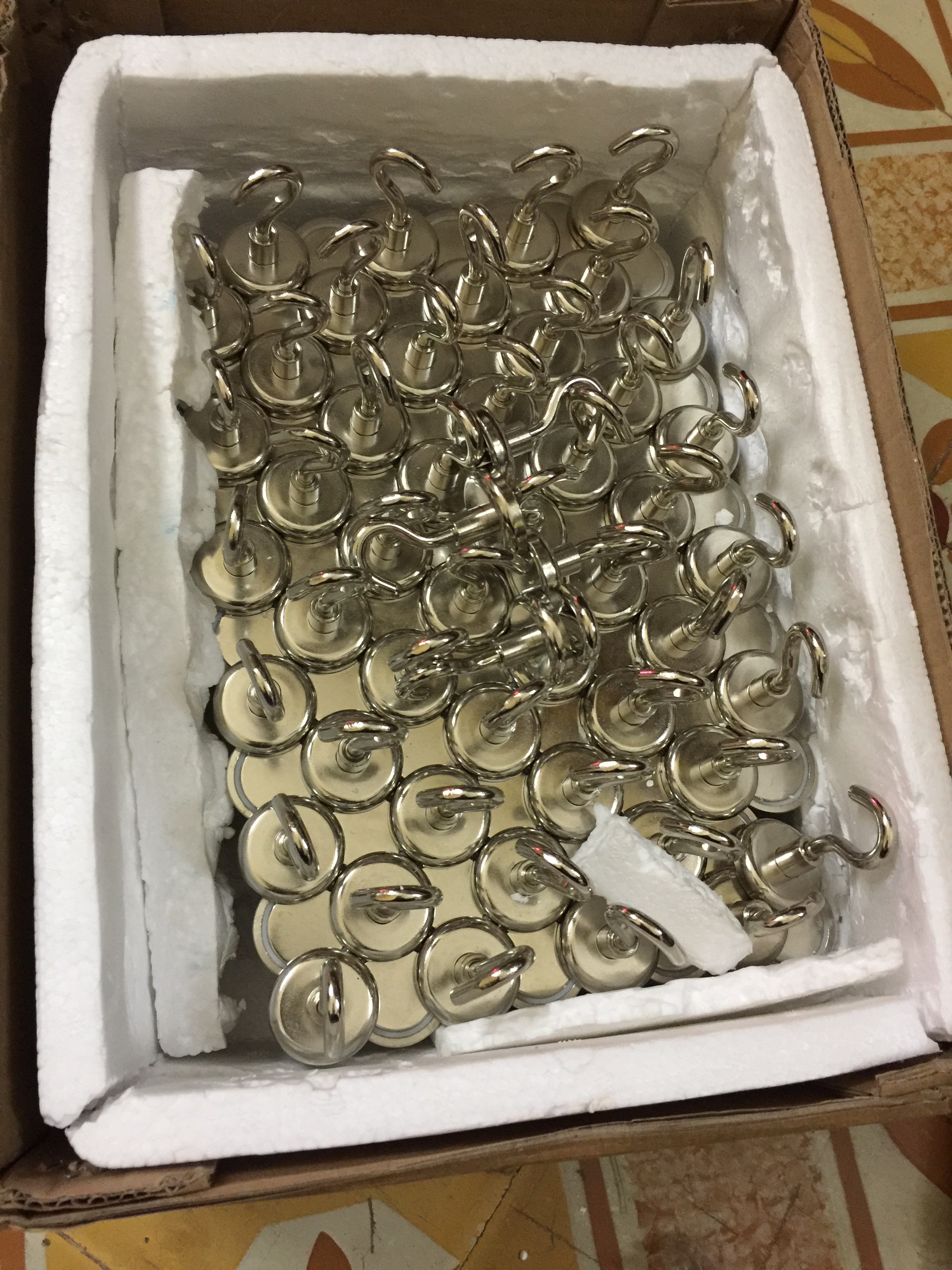 Móc treo nam châm D32mm hút 10kg siêu khỏe