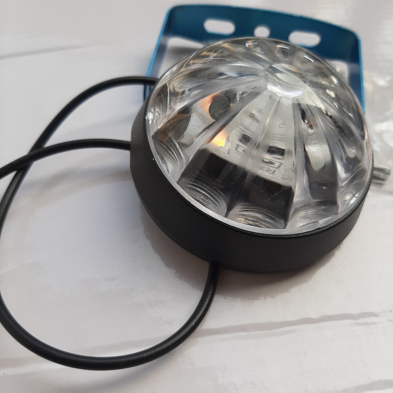 ĐÈN LED TIA CHỚP NHIỀU MÀU