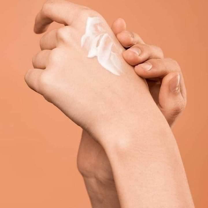 Kem dưỡng da tay VASELINE Thái Lan 85g