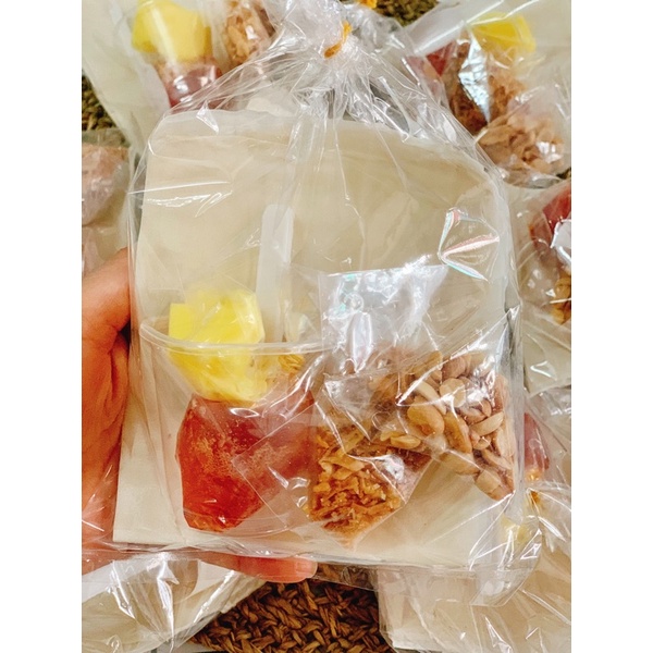 Bánh tráng chấm me bơ đậu phộng hành phi