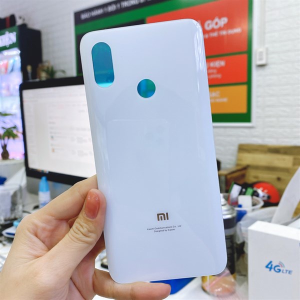 Nắp lưng Xiaomi Mi 8 như hình