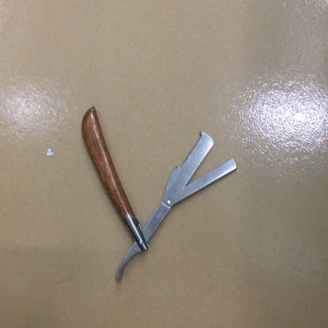 Dao cạo mặt cán gỗ