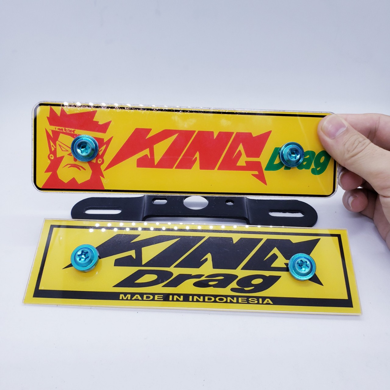 Bảng tên xe máy thái kingdrag Kèm 2 ốc titan gr5 lục bảo và pát gắn sirius exciter vario sonic wave và các dòng xe hiện nay